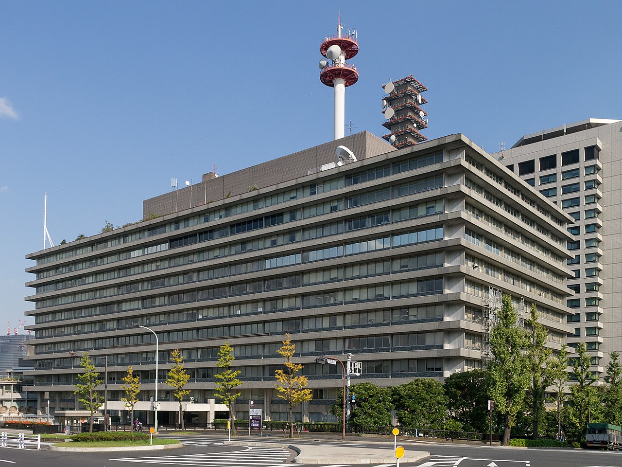 国土交通省が入る中央合同庁舎3号館の外観